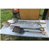 Image 2 : 5 pc lot, 4 shovels and 1 weeder