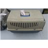 Image 7 : 2 pet travel carriers, one small, one medsize.