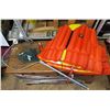 Image 1 : 3 life jackets & fishing net