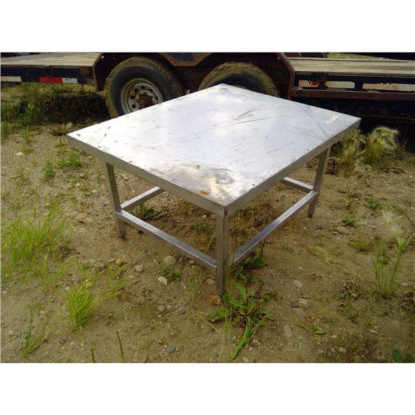 Metal Table - 46x38x27"h