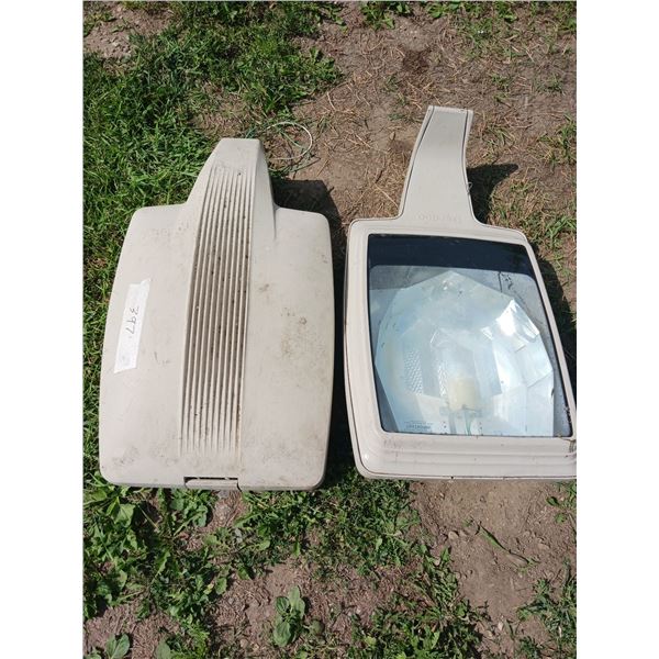 2 large yard lights