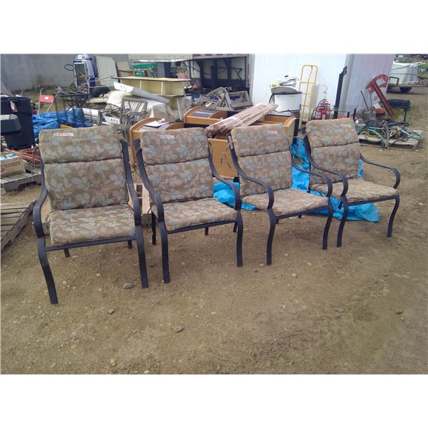 4 Patio Chairs w/ Cushions