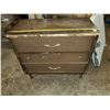 Image 1 : older 3 drawer dresser