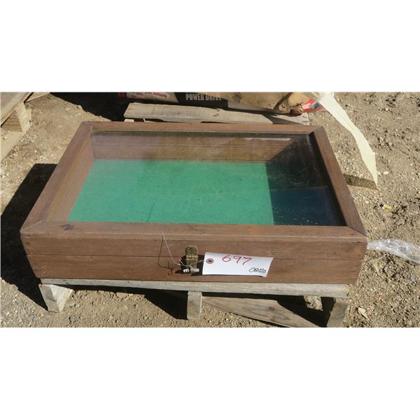 Display Case with Glass Top - 24x16 1/2x5H"
