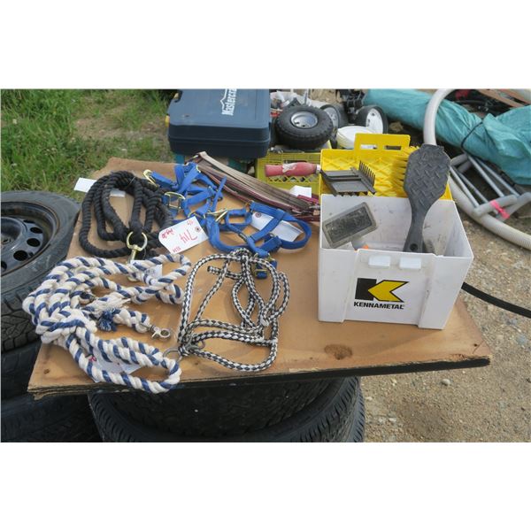 7 pc bundle of misc horse tack & animal grooming items.