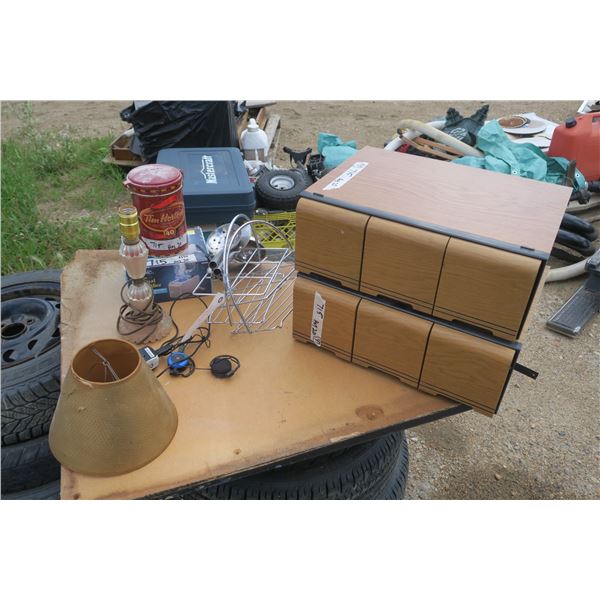 small pallet of misc house goods, lamp,kitchen items, ect.