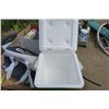 Image 2 : 1 lot of toys & 2 coolers