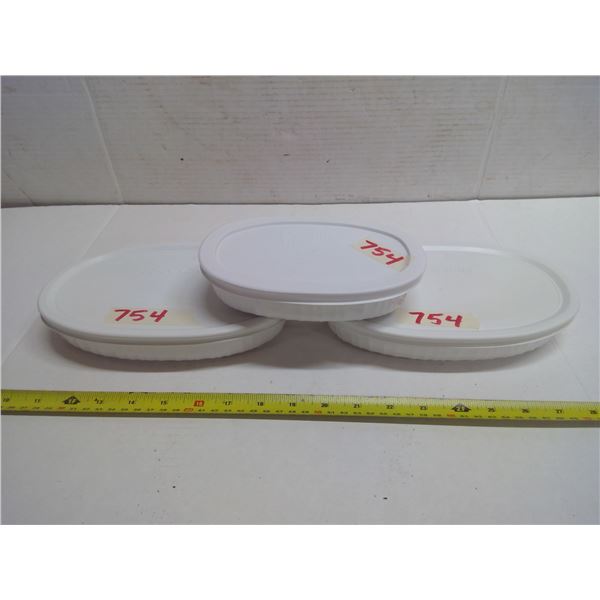 3 Corningware Dishes w/ Lids