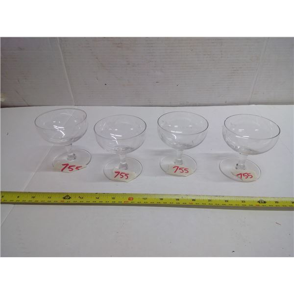 4 Martini Glasses