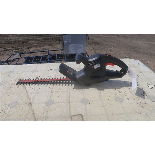 Black & Decker Hedge Trimmer 16"
