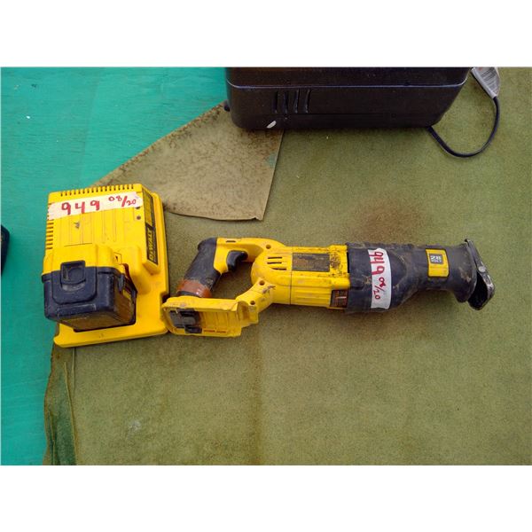Variable Speed Cordless Reciprocating Saw c/w 28v Battery and Charger (No Blade)