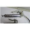 Image 3 : 2 Grease Guns, 1 is Pneumatic