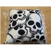 Image 1 : White Skulls Pillow, New