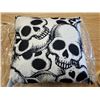 Image 1 : White Skulls Pillow, New