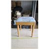 Image 4 : Seat/Foot Stool - 17x15x20H"
