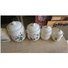 Image 10 : Lot of Kitchen Jars & Containers