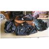 Image 1 : 4 Duffel Bags & Leather Suitcase