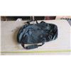 Image 9 : 4 Duffel Bags & Leather Suitcase