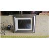 Image 6 : Insignia Digital Picture Frame 8"