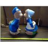 Image 1 : Kissing Garden Gnomes - Lawn Ornament Set