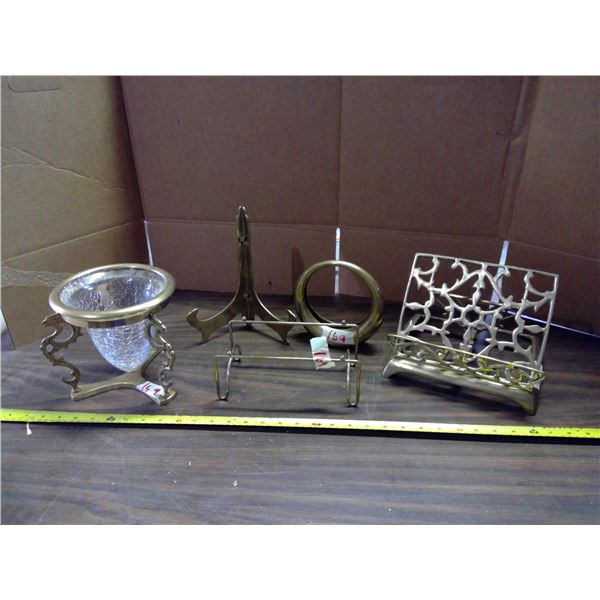 Lot of 5 Pieces of Brass Décor