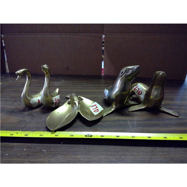 Lot of 5 Pieces of Brass Décor - Swans, Lobster, Seals