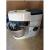 Image 6 : Older style Kenwood chef stand mixer & Yonanas blender, both tested - working