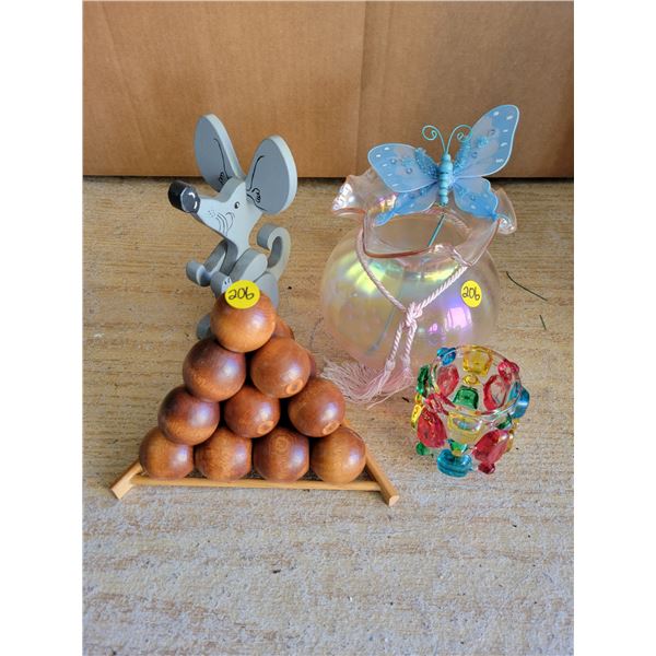 Decorative lot - pink irridescent vase, wooden pieces, candle holder