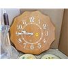 Image 3 : Decorative lot - 2 floral chalkware pieces, wooden wall clock, vase