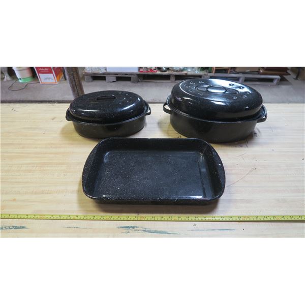 Enamelware - 2 Roasters & Cake Pan