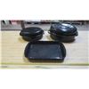 Image 1 : Enamelware - 2 Roasters & Cake Pan