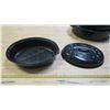 Image 3 : Enamelware - 2 Roasters & Cake Pan