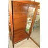 Image 5 : Glass Walled Cabinet - 16x31x63H"