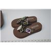 Image 3 : 2 Pairs - Hide n Soles Flip Flops - Size Medium