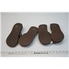 Image 2 : 2 Pairs - Hide n Soles Flip Flops - Size Small