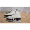 Image 2 : 2 Vintage Womans/Girls Ice Skates, sz 8, sz 4