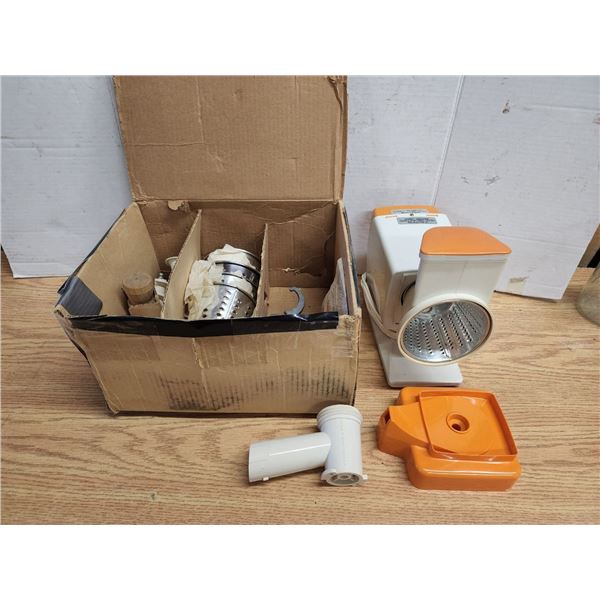 Vintage 3-1 Shredder, Grinder, Slicer Mandolin