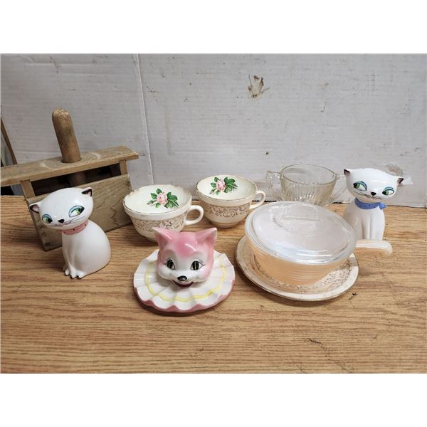 Box of Vintage Teacups, Cat Salt & Pepper Shakers, etc