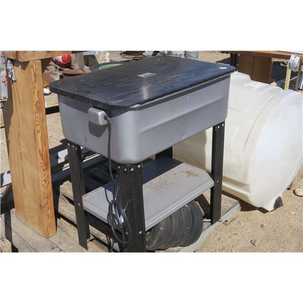 Force International parts washer with wheels & 2 brushes. Some solvent still inside.