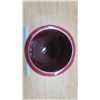 Image 4 : Vase, deep red.