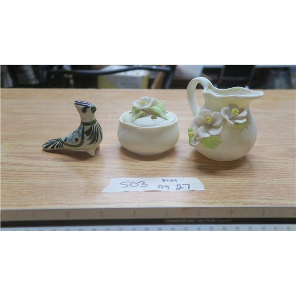 Decorative cream &sugar set with flowers. Ceramic bird.
