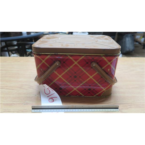 Plaid picnic tin "GSW"
