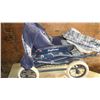 Image 1 : blue stroller, foldable.