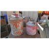 Image 2 : 2 antique metal gas cans