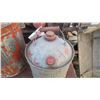 Image 3 : 2 antique metal gas cans