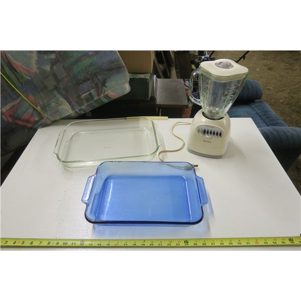 Blender & 2 Large Glass Cake Pans