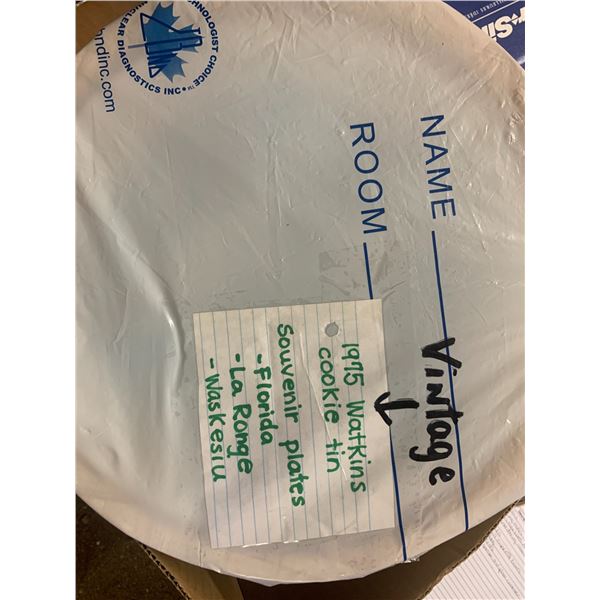 1975 Watkins cookie tin and 3 souvenir plates - Florida, La Ronge, Waskesiu