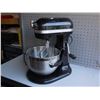 Image 2 : KitchenAid stand mixer (black) works