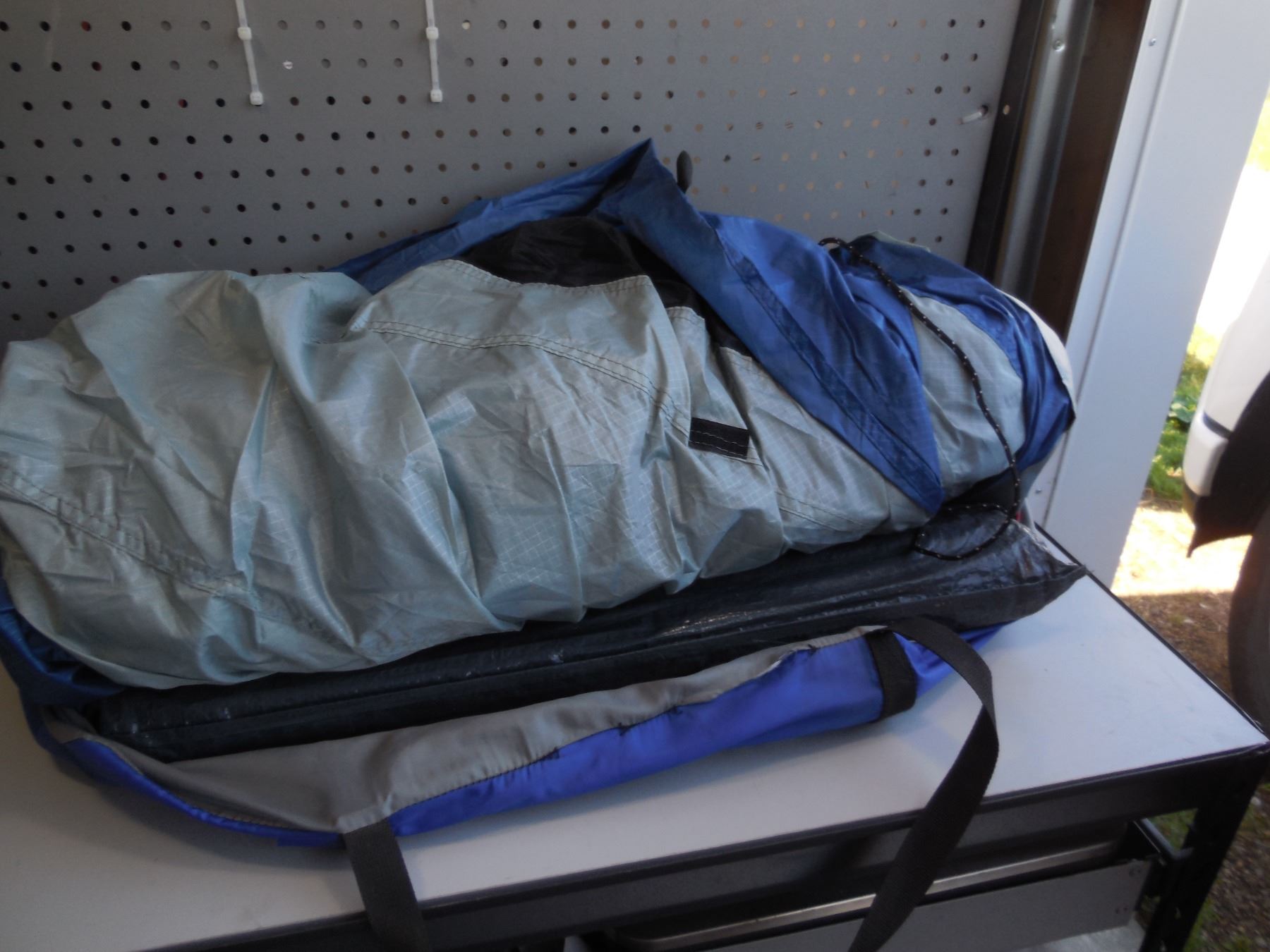 Outdoor works tent w/poles