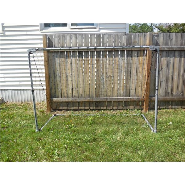 Large Lifetime soccer net (measurements in photos)